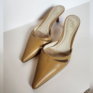 Ann Taylor Classic Tan Heels